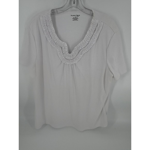 Madison Taylor Woman 1X White Short Sleeve Top Ruffle Neckline Blouse - Picture 1 of 8